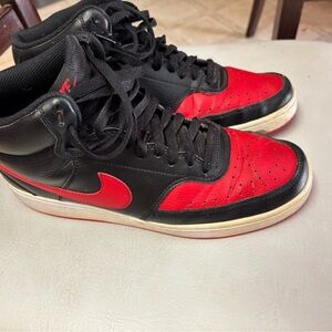 Nike Men's Black and Red Sneakers